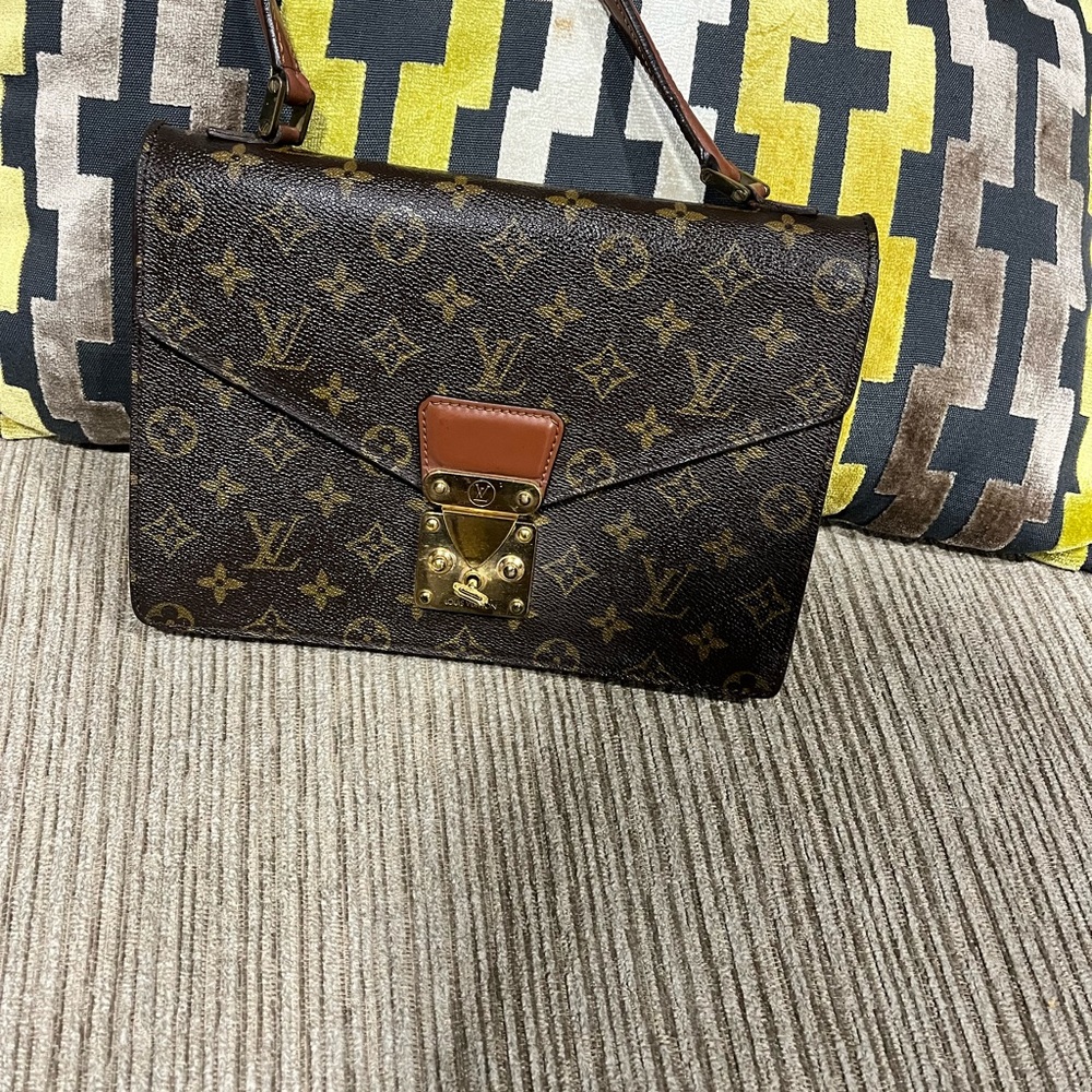Louis Vuitton Purse